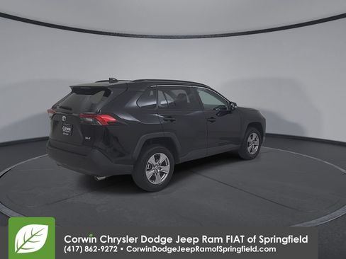 Used 2023 Toyota RAV4 XLE FWD image 15
