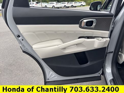Used 2023 Kia Sorento SX AWD/4WD image 25