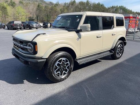 Certified 2025 Ford Bronco Outer Banks AWD/4WD image 2