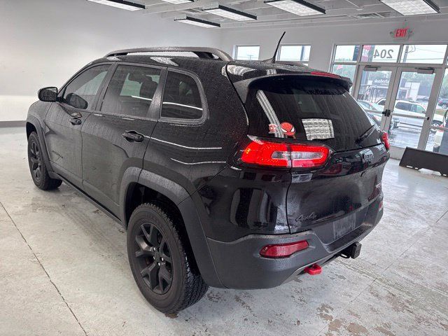 Used 2017 Jeep Cherokee Trailhawk w/ Cold Weather Group AWD/4WD image 7