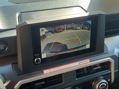 Used 2025 Toyota Tacoma SR5 image 29