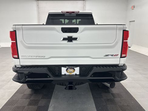New 2026 Chevrolet Silverado 2500 ZR2 w/ LPO, Dark Essentials Package AWD/4WD image 10