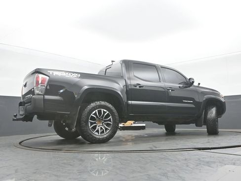 Used 2020 Toyota Tacoma TRD Sport AWD/4WD image 29