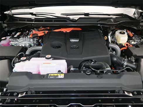 New 2026 Toyota Tundra Platinum image 18