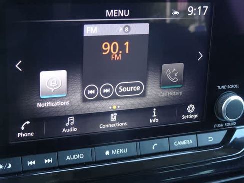 Used 2025 Nissan Pathfinder SV FWD image 27