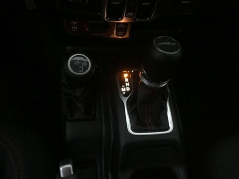 Used 2023 Jeep Gladiator Rubicon w/ LED Lighting Group AWD/4WD image 15