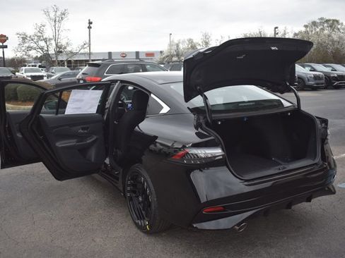 New 2026 Nissan Sentra SR w/ Floor Mat Package image 16