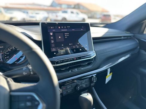 New 2026 Jeep Compass Latitude image 18