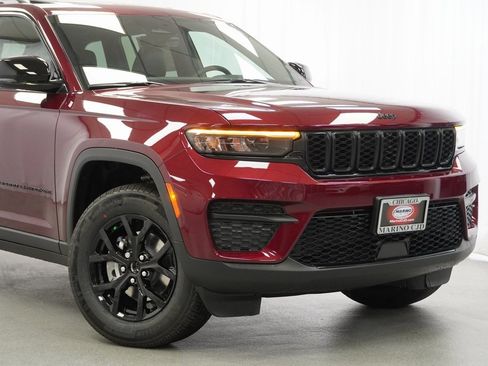 New 2025 Jeep Grand Cherokee Altitude image 3