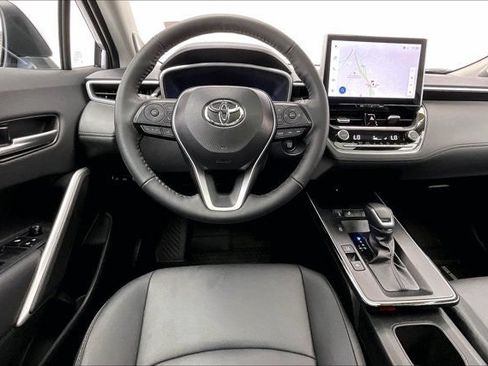 Used 2026 Toyota Corolla Cross XLE w/ Convenience Package AWD/4WD image 4