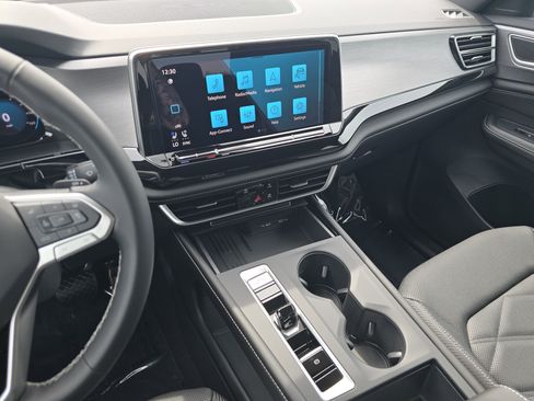 New 2026 Volkswagen Atlas Cross Sport SE AWD/4WD image 21