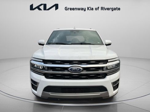 Used 2023 Ford Expedition Limited image 2
