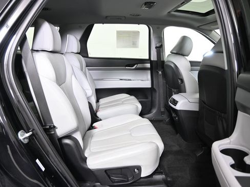 Used 2022 Hyundai Palisade SEL w/ Premium Package AWD/4WD image 18