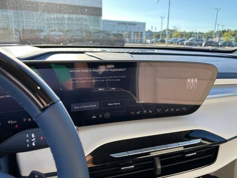 New 2026 Buick Enclave Avenir w/ Super Cruise Package image 9