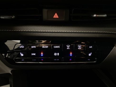 Used 2023 Buick Envision Essence FWD image 18