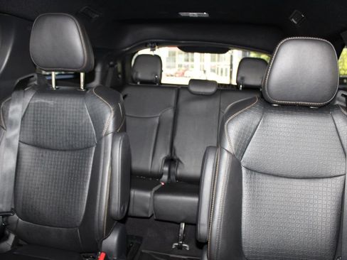 Certified 2025 Toyota Sienna XLE Woodland Edition AWD/4WD image 50