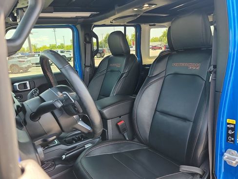 Used 2022 Jeep Wrangler Unlimited Rubicon AWD/4WD image 11