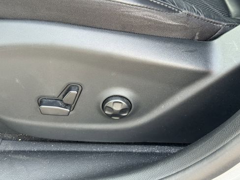 Used 2020 Jeep Cherokee Limited image 21