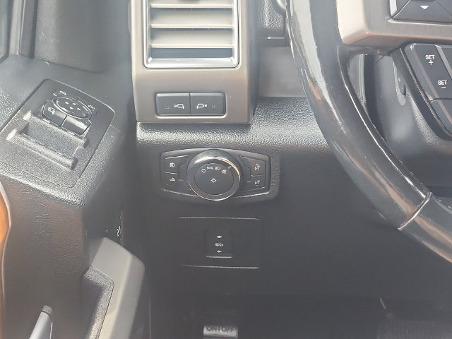 Used 2016 Ford F150 Limited AWD/4WD image 12