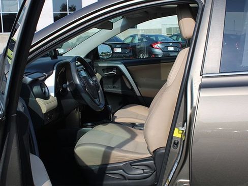 Used 2015 Toyota RAV4 XLE AWD/4WD image 13