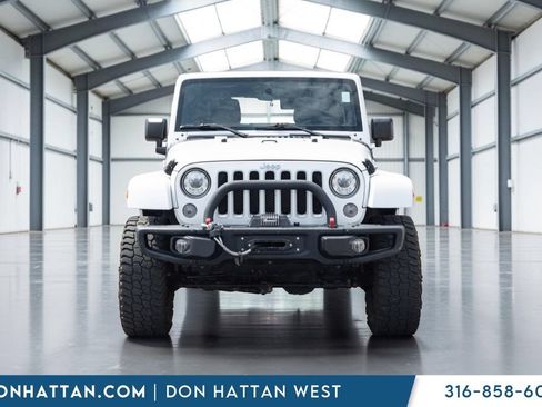 Used 2017 Jeep Wrangler Unlimited Sahara w/ Connectivity Group AWD/4WD image 24
