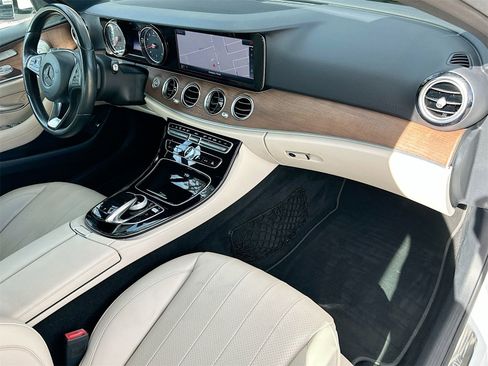 Used 2017 Mercedes-Benz E 300 image 31