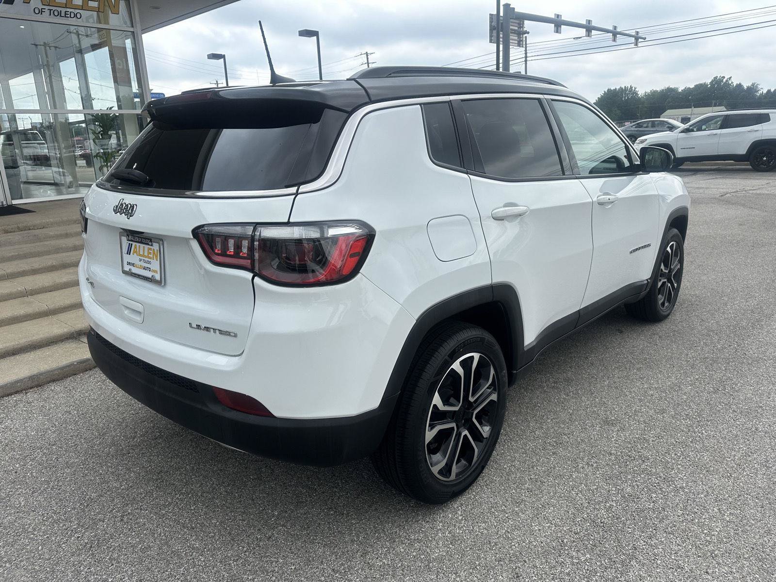 Used 2023 Jeep Compass Limited AWD/4WD image 11