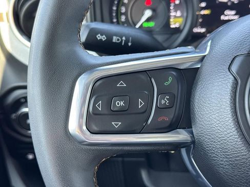 Used 2024 Jeep Wrangler Sahara image 10