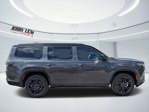 New 2026 Jeep Grand Wagoneer Summit w/ Premium Group III AWD/4WD image 2