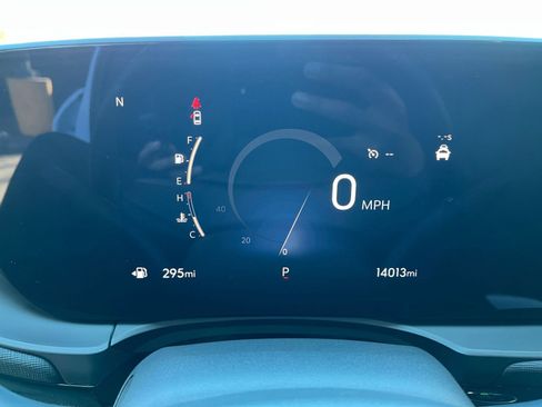 Used 2025 Buick Envista Sport Touring image 38