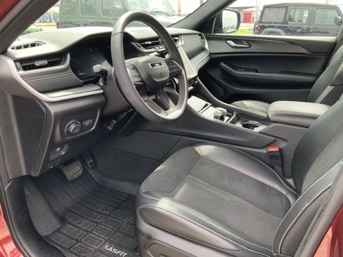 Used 2024 Jeep Grand Cherokee L Altitude AWD/4WD image 26