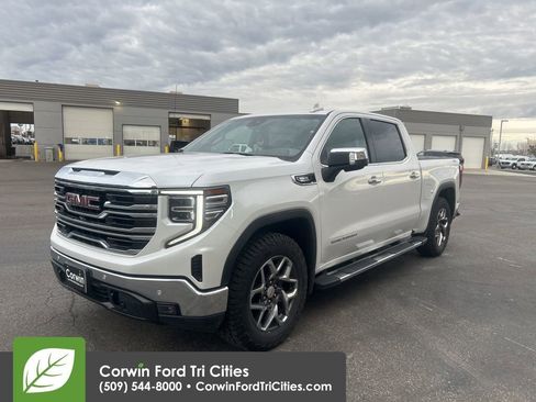 Used 2022 GMC Sierra 1500 SLT w/ SLT Premium Plus Package image 3