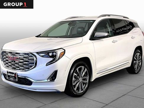 Used 2020 GMC Terrain Denali w/ Denali Premium Package FWD image 1