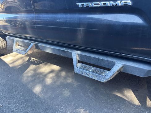 Used 2020 Toyota Tacoma TRD Sport image 8