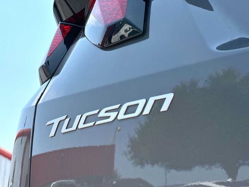 Used 2025 Hyundai Tucson SEL FWD image 15