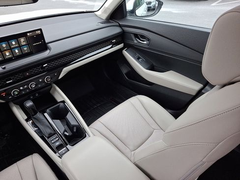 Used 2023 Honda Accord EX-L image 16