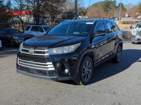 Used 2019 Toyota Highlander FWD V6 image 10