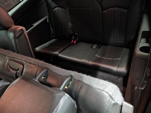 Used 2011 Chevrolet Traverse LT w/ Personal Connectivity Package image 13