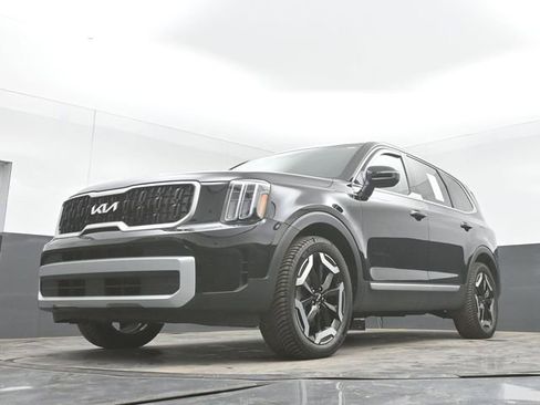 Used 2024 Kia Telluride EX w/ EX Captain's Chair Package AWD/4WD image 47