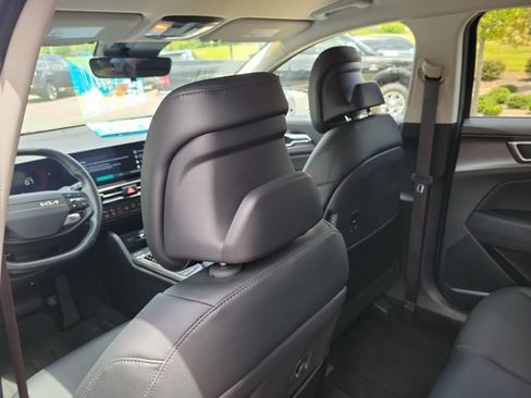 Certified 2026 Kia Sportage EX FWD image 19