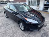 Used 2015 Ford Fiesta SE image 2