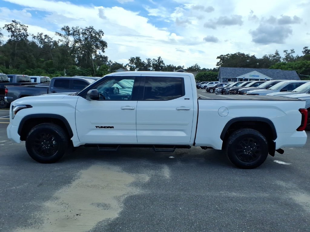 Used 2022 Toyota Tundra SR5 AWD/4WD image 4