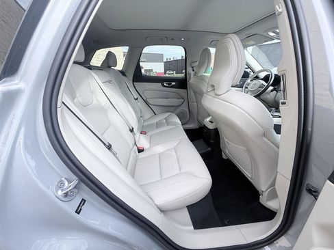 Used 2024 Volvo XC60 T8 Plus AWD/4WD image 12