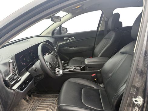 Used 2024 Kia Sportage EX image 9
