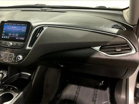 Used 2020 Chevrolet Malibu LT image 27
