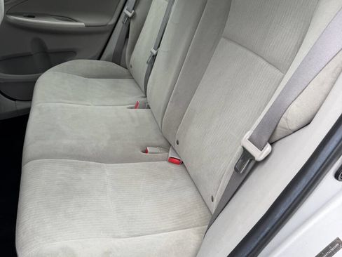 Used 2010 Toyota Corolla LE image 19