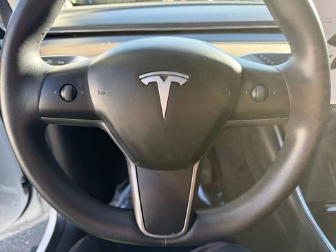 Used 2020 Tesla Model Y Long Range image 36