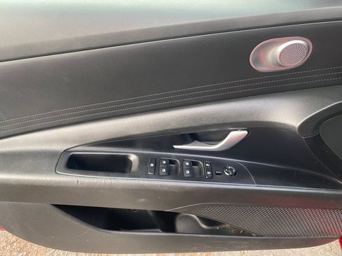 Certified 2024 Hyundai Elantra SEL FWD image 30