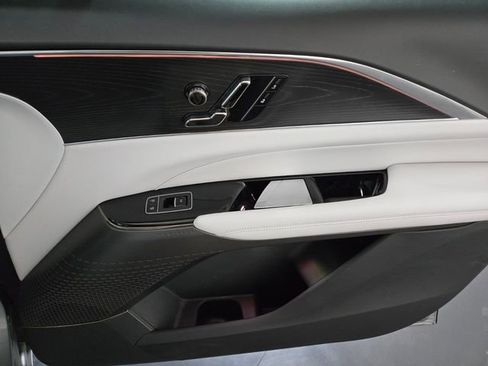 Used 2024 Cadillac Lyriq Luxury image 21