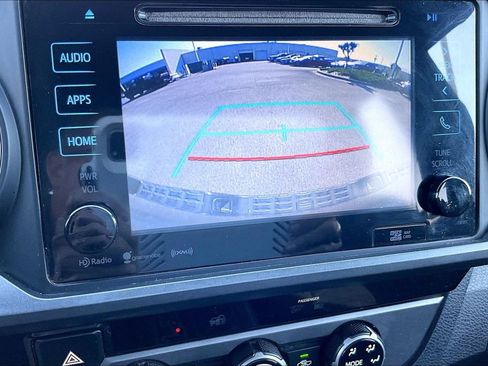 Used 2017 Toyota Tacoma TRD Off-Road w/ Tow Package (A/T) AWD/4WD image 22